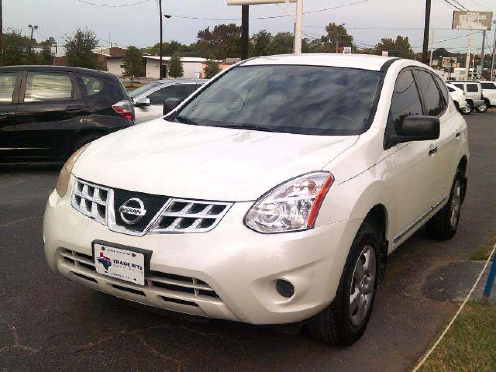 2011 Pearl White /Gray Cloth Interior Nissan Rogue S 2WD (JN8AS5MT1BW) with an 2.5L L4 DOHC 16V engine, Continuously Variabl transmission, located at 116 N. Frazier Street, Conroe, TX, 77301, (936) 647-0690, 30.308662, -95.460480 - Photo #2