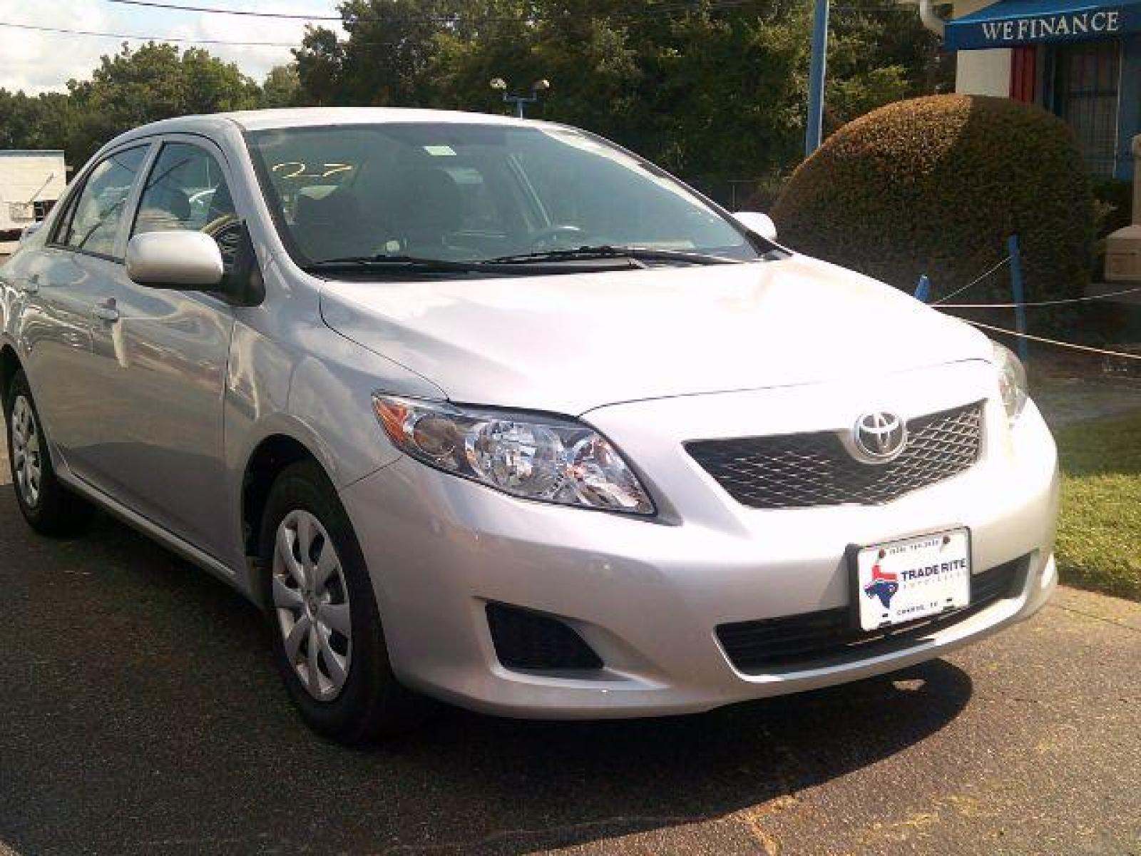 2010 Classic Silver Metallic /Ash Cloth Interior Toyota Corolla LE 4-Speed AT (2T1BU4EE0AC) with an 1.8L L4 DOHC 16V engine, 4-Speed Automatic transmission, located at 116 N. Frazier Street, Conroe, TX, 77301, (936) 647-0690, 30.308662, -95.460480 - Photo #1