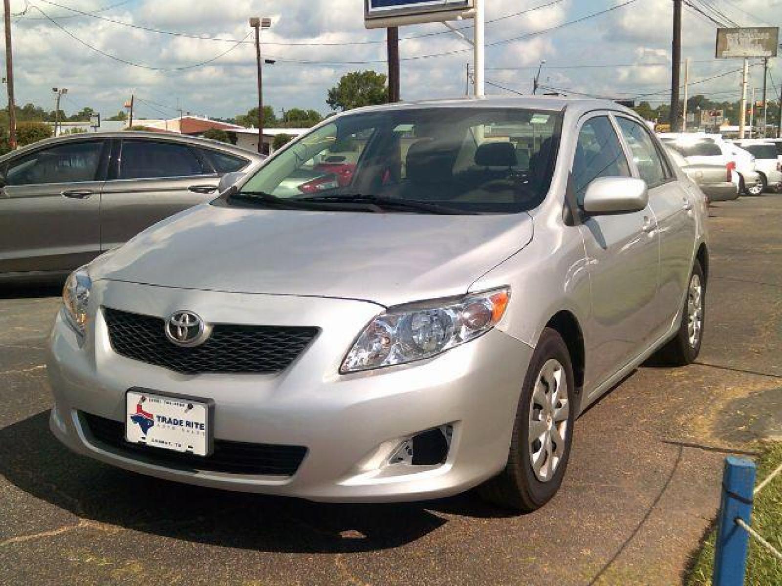 2010 Classic Silver Metallic /Ash Cloth Interior Toyota Corolla LE 4-Speed AT (2T1BU4EE0AC) with an 1.8L L4 DOHC 16V engine, 4-Speed Automatic transmission, located at 116 N. Frazier Street, Conroe, TX, 77301, (936) 647-0690, 30.308662, -95.460480 - Photo #2