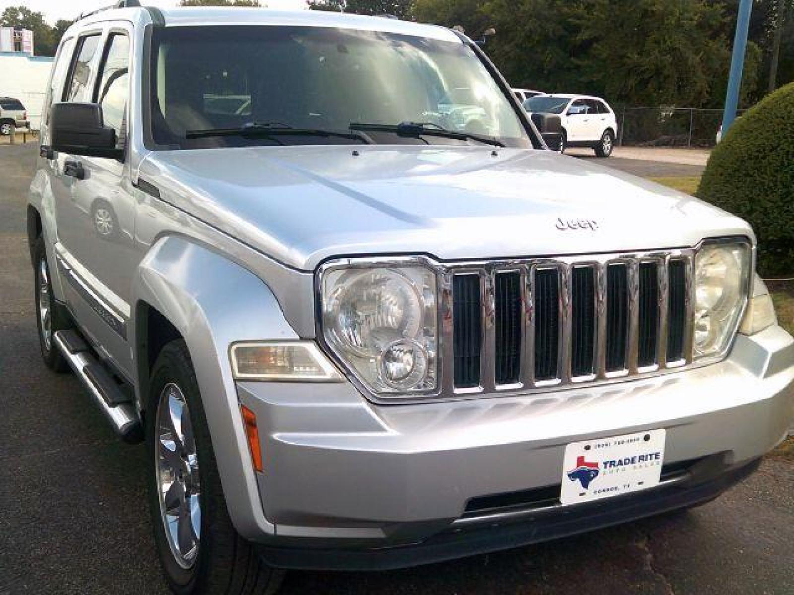 2009 Bright Silver Metallic Jeep Liberty Limited 2WD (1J8GP58K89W) with an 3.7L V6 SOHC 12V engine, 4-Speed Automatic transmission, located at 116 N. Frazier Street, Conroe, TX, 77301, (936) 647-0690, 30.308662, -95.460480 - Photo #1