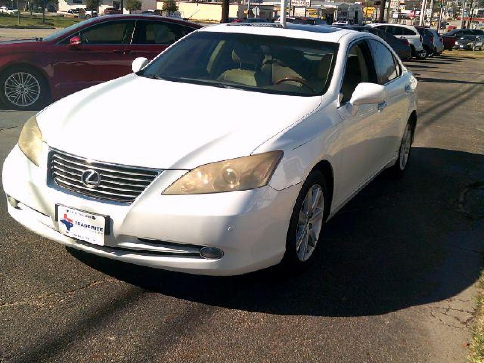 2009 White Lexus ES 350 Sedan (JTHBJ46G292) with an 3.5L V6 DOHC 24V engine, 6-Speed Automatic transmission, located at 116 N. Frazier Street, Conroe, TX, 77301, (936) 647-0690, 30.308662, -95.460480 - Photo #2