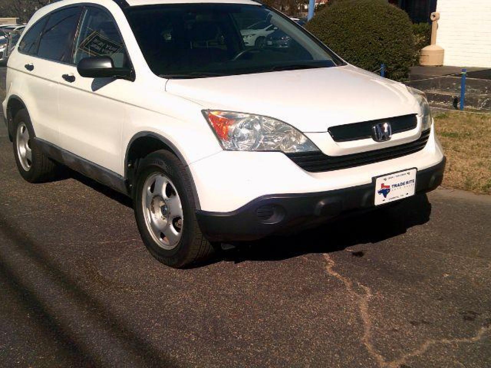 2008 Taffeta White /Black Cloth Interior Honda CR-V LX 2WD AT (3CZRE38368G) with an 2.4L L4 DOHC 16V engine, 5-Speed Automatic transmission, located at 116 N. Frazier Street, Conroe, TX, 77301, (936) 647-0690, 30.308662, -95.460480 - Photo #1