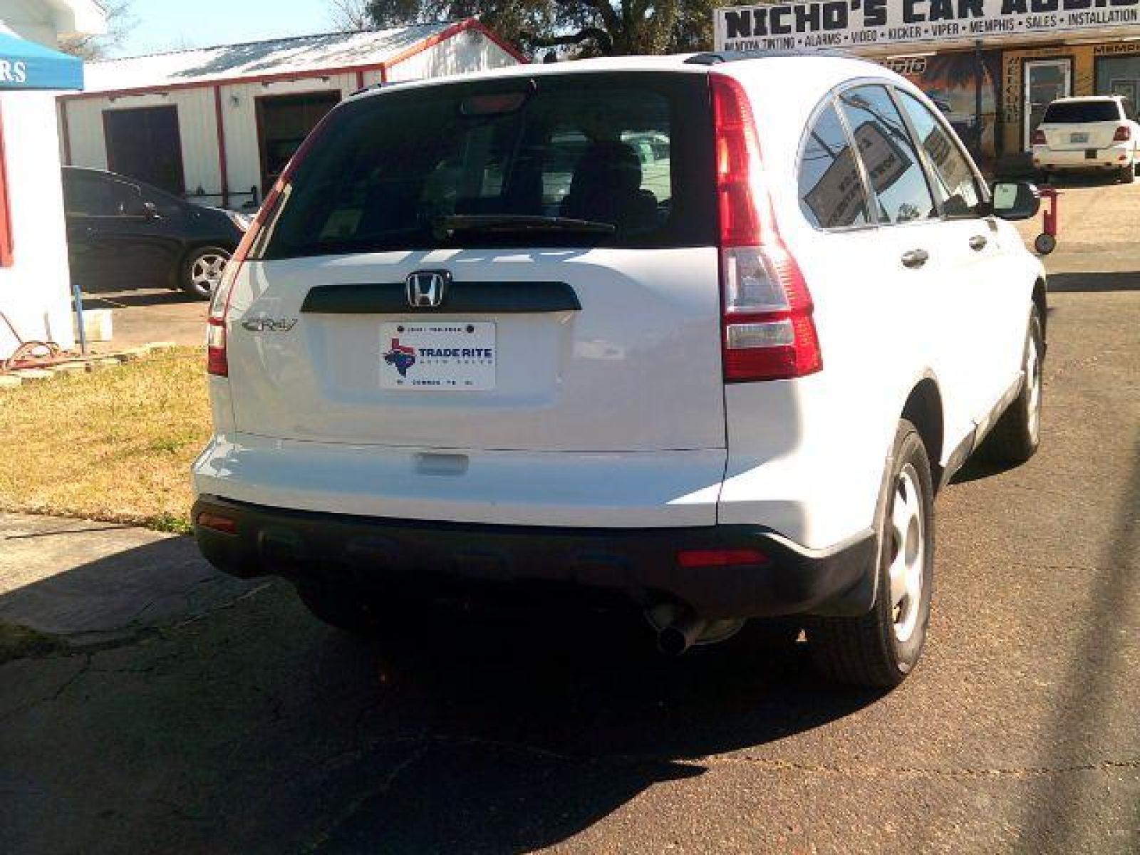 2008 Taffeta White /Black Cloth Interior Honda CR-V LX 2WD AT (3CZRE38368G) with an 2.4L L4 DOHC 16V engine, 5-Speed Automatic transmission, located at 116 N. Frazier Street, Conroe, TX, 77301, (936) 647-0690, 30.308662, -95.460480 - Photo #5