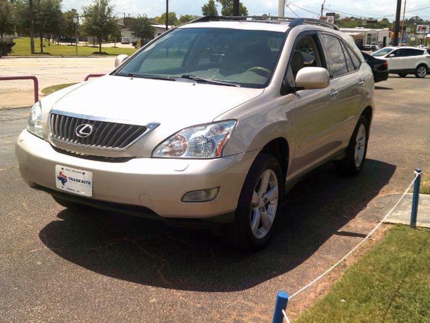 2008 Gold /Tan Leather Lexus RX 350 FWD (2T2GK31U98C) with an 3.5L V6 DOHC 24V engine, 5-Speed Automatic transmission, located at 116 N. Frazier Street, Conroe, TX, 77301, (936) 647-0690, 30.308662, -95.460480 - Photo#2