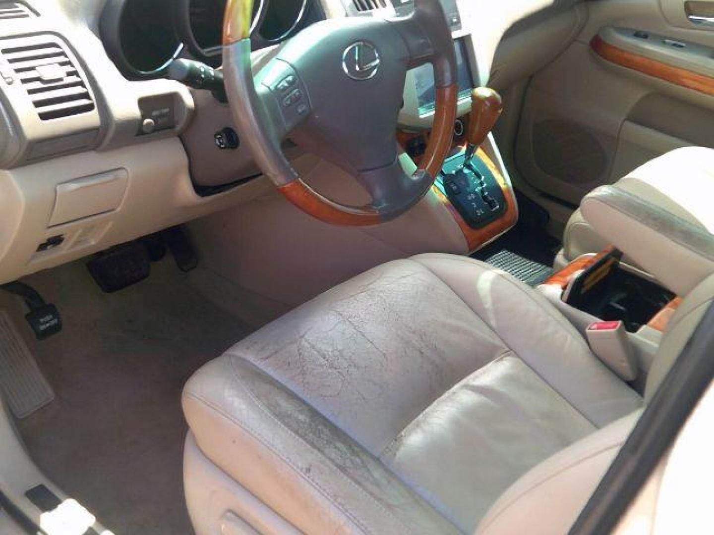 2008 Gold /Tan Leather Lexus RX 350 FWD (2T2GK31U98C) with an 3.5L V6 DOHC 24V engine, 5-Speed Automatic transmission, located at 116 N. Frazier Street, Conroe, TX, 77301, (936) 647-0690, 30.308662, -95.460480 - Photo#7