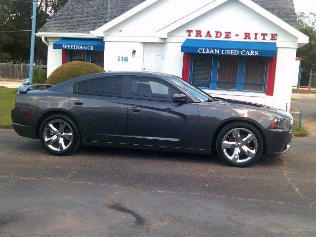 photo of 2013 Dodge Charger SE