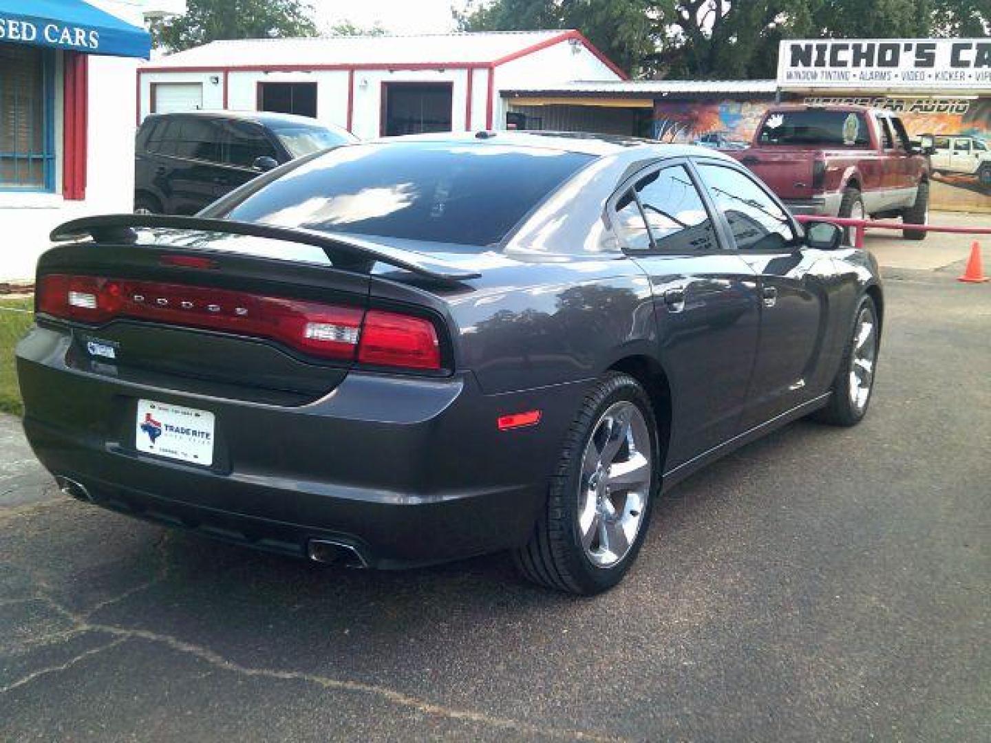 2013 Granite Crystal Meta /Black Cloth Interior Dodge Charger SE (2C3CDXBG9DH) with an 3.6L V6 DOHC 24V engine, 5-Speed Automatic transmission, located at 116 N. Frazier Street, Conroe, TX, 77301, (936) 647-0690, 30.308662, -95.460480 - Photo#5