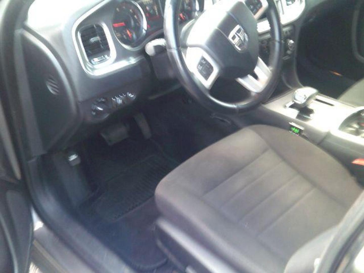 2013 Granite Crystal Meta /Black Cloth Interior Dodge Charger SE (2C3CDXBG9DH) with an 3.6L V6 DOHC 24V engine, 5-Speed Automatic transmission, located at 116 N. Frazier Street, Conroe, TX, 77301, (936) 647-0690, 30.308662, -95.460480 - Photo#7
