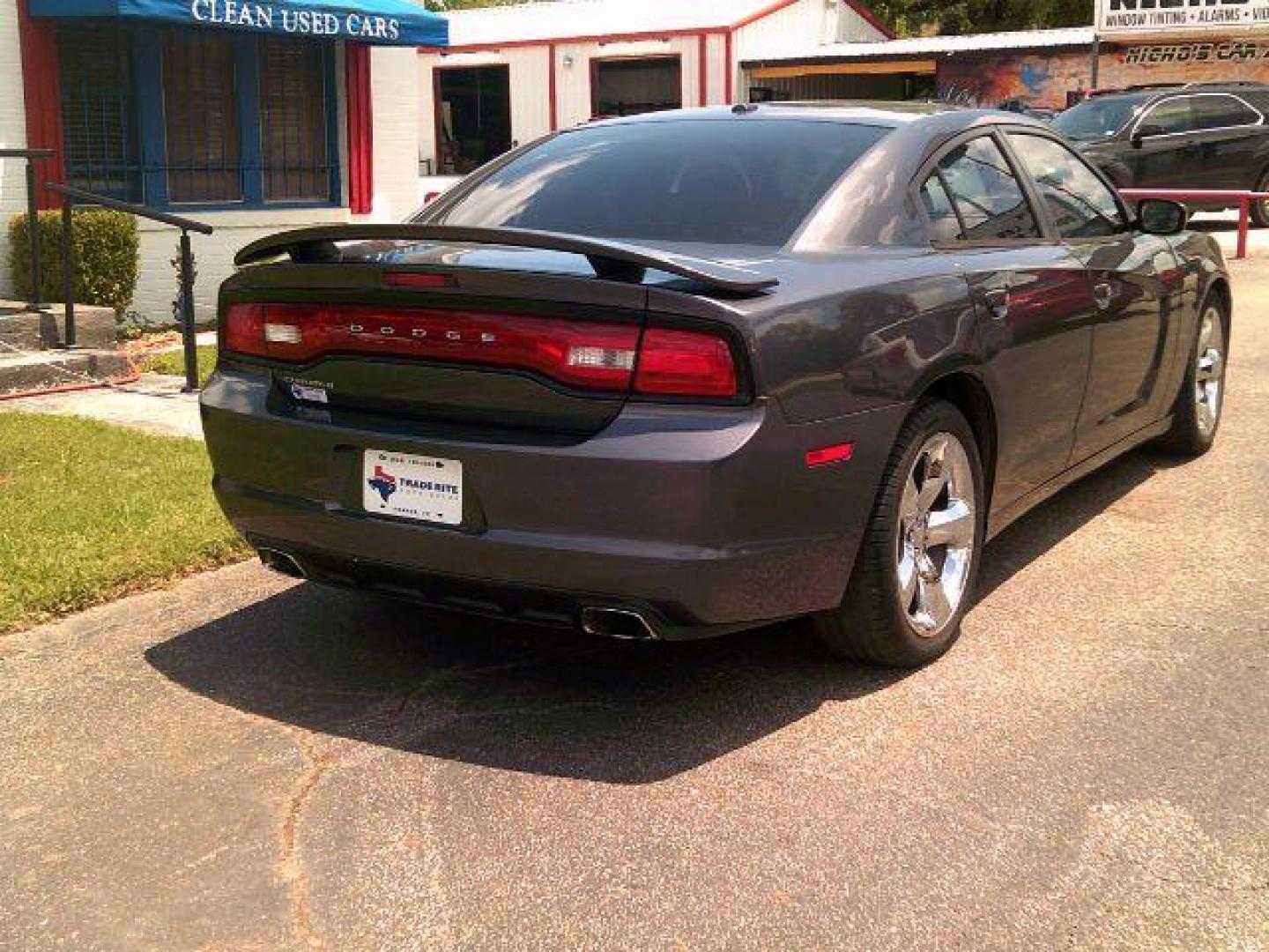 2013 Granite Crystal Meta /Black Cloth Interior Dodge Charger SE (2C3CDXBG9DH) with an 3.6L V6 DOHC 24V engine, 5-Speed Automatic transmission, located at 116 N. Frazier Street, Conroe, TX, 77301, (936) 647-0690, 30.308662, -95.460480 - Photo#5