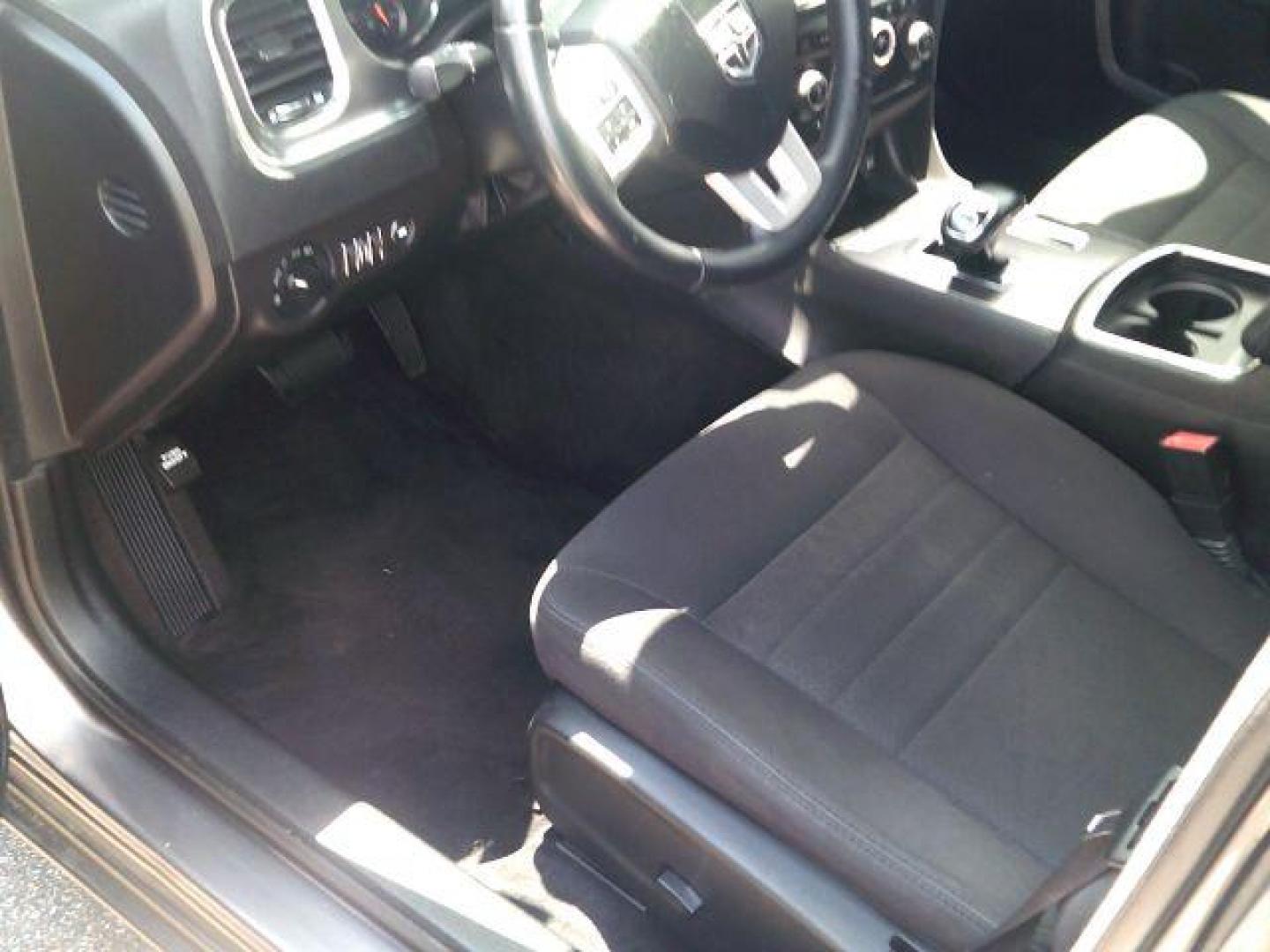 2013 Granite Crystal Meta /Black Cloth Interior Dodge Charger SE (2C3CDXBG9DH) with an 3.6L V6 DOHC 24V engine, 5-Speed Automatic transmission, located at 116 N. Frazier Street, Conroe, TX, 77301, (936) 647-0690, 30.308662, -95.460480 - Photo#7