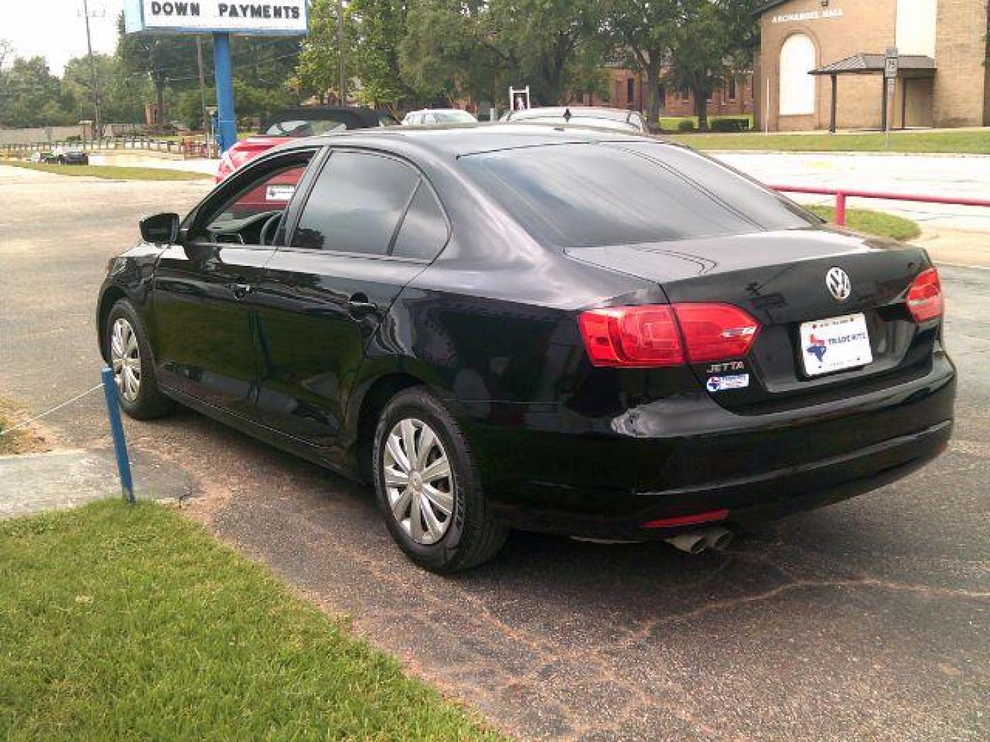 2013 BLACK Volkswagen Jetta SE (3VW2K7AJ2DM) with an 2.0L engine, AUTOMATIC transmission, located at 116 N. Frazier Street, Conroe, TX, 77301, (936) 647-0690, 30.308662, -95.460480 - Photo#4