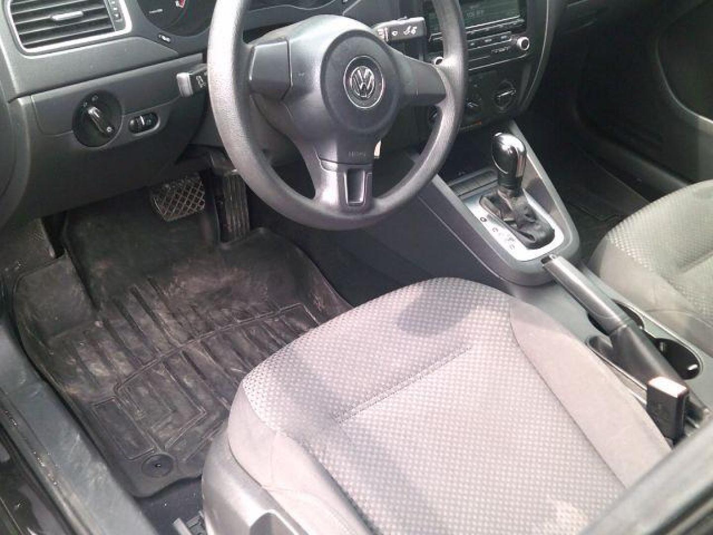 2013 BLACK Volkswagen Jetta SE (3VW2K7AJ2DM) with an 2.0L engine, AUTOMATIC transmission, located at 116 N. Frazier Street, Conroe, TX, 77301, (936) 647-0690, 30.308662, -95.460480 - Photo#7
