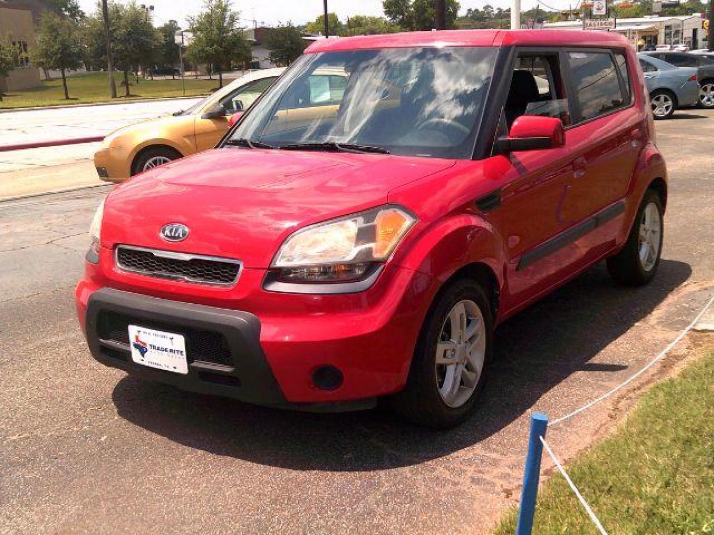 2010 RED /Black Cloth Interior Kia Soul + (KNDJT2A26A7) with an 2.0L L4 DOHC 16V engine, located at 116 N. Frazier Street, Conroe, TX, 77301, (936) 647-0690, 30.308662, -95.460480 - Photo#2