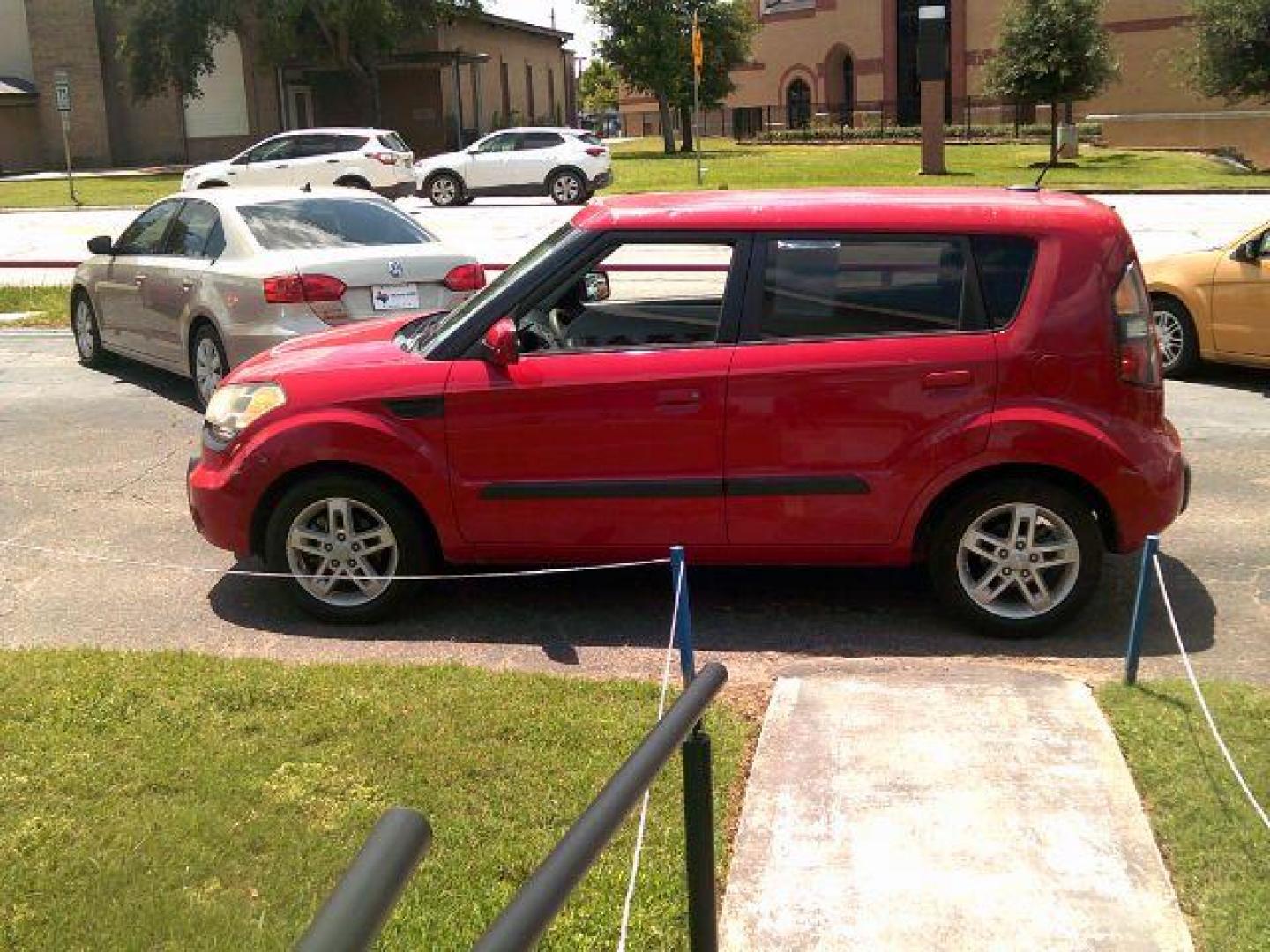 2010 RED /Black Cloth Interior Kia Soul + (KNDJT2A26A7) with an 2.0L L4 DOHC 16V engine, located at 116 N. Frazier Street, Conroe, TX, 77301, (936) 647-0690, 30.308662, -95.460480 - Photo#3