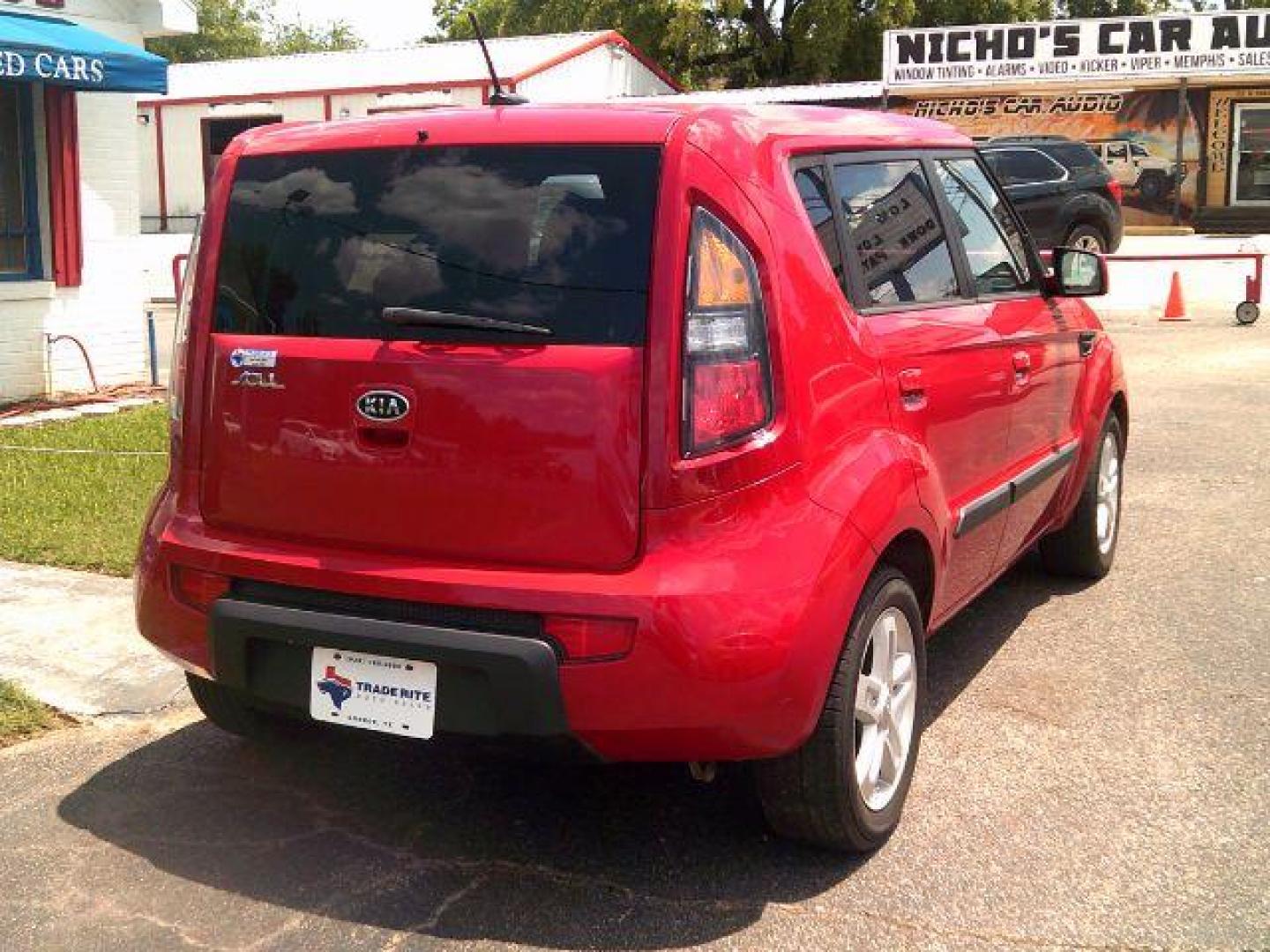 2010 RED /Black Cloth Interior Kia Soul + (KNDJT2A26A7) with an 2.0L L4 DOHC 16V engine, located at 116 N. Frazier Street, Conroe, TX, 77301, (936) 647-0690, 30.308662, -95.460480 - Photo#5