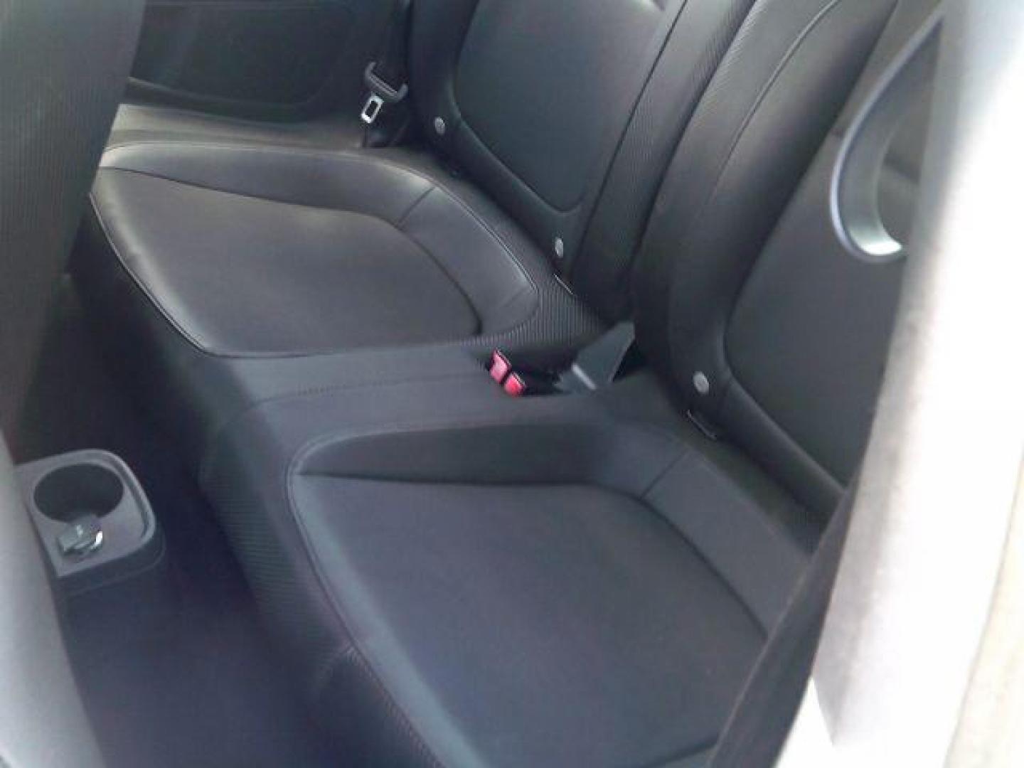 2012 Silver /Charcoal Volkswagon Beetle 2.5 (3VWJP7AT5CM) with an 2.5L engine, AUTOMATIC transmission, located at 116 N. Frazier Street, Conroe, TX, 77301, (936) 647-0690, 30.308662, -95.460480 - Photo#5