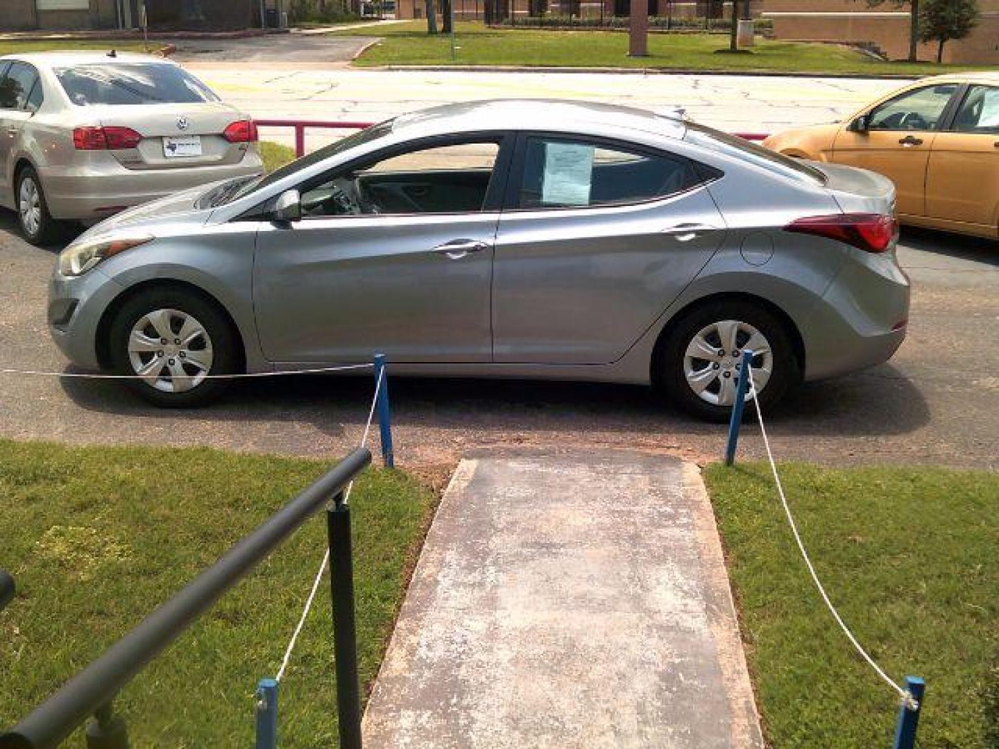 2016 Gray /Gray Leather Hyundai Elantra Value Edition (5NPDH4AE6GH) with an 1.8L engine, AUTOMATIC transmission, located at 116 N. Frazier Street, Conroe, TX, 77301, (936) 647-0690, 30.308662, -95.460480 - Photo#3