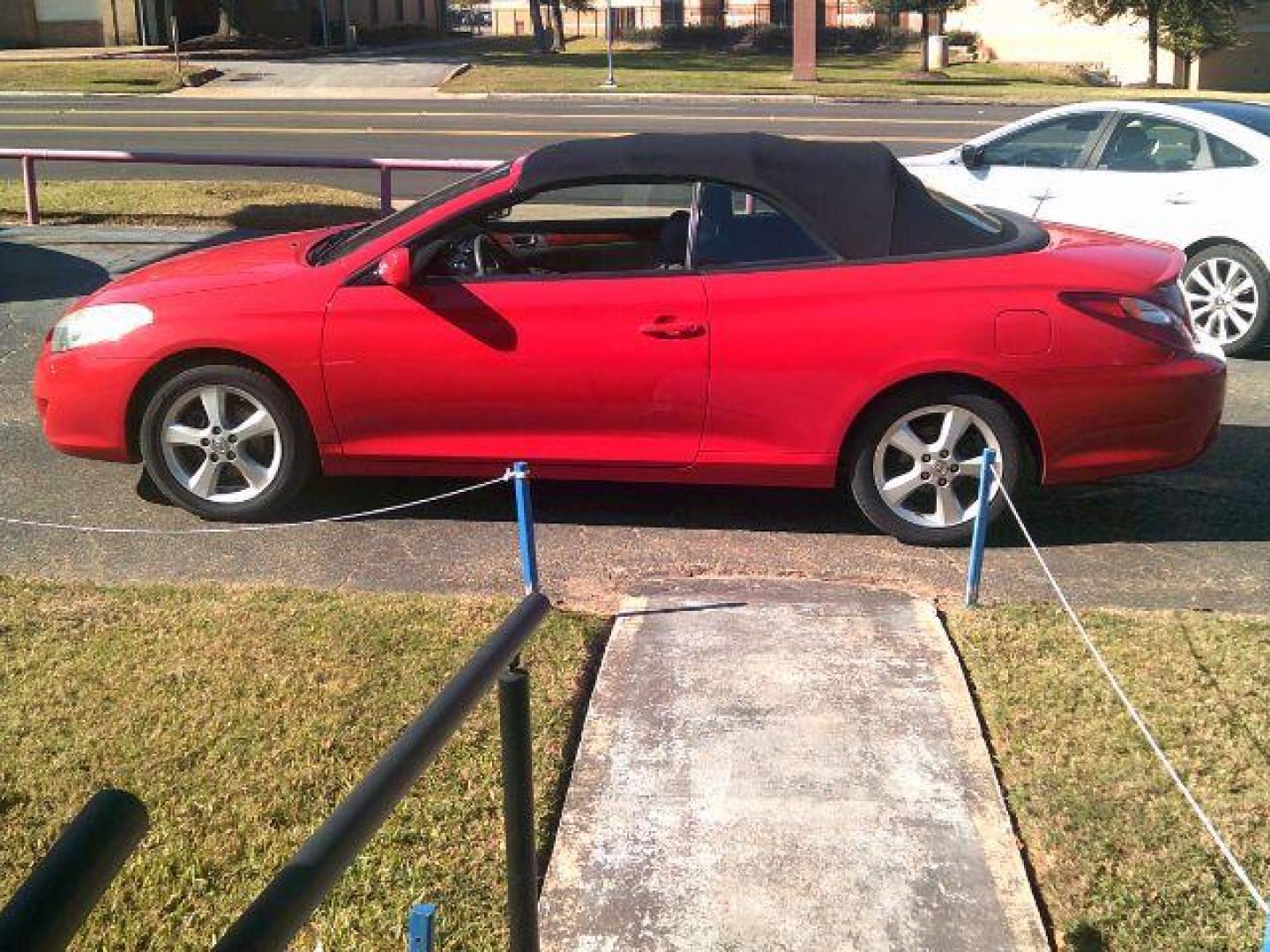 2006 Absolutely Red /Ivory Toyota Camry Solara SE | SLE (4T1FA38PX6U) with an 3.3L V-6 DOHC engine, 5-Speed Automatic transmission, located at 116 N. Frazier Street, Conroe, TX, 77301, (936) 647-0690, 30.308662, -95.460480 - Photo#3