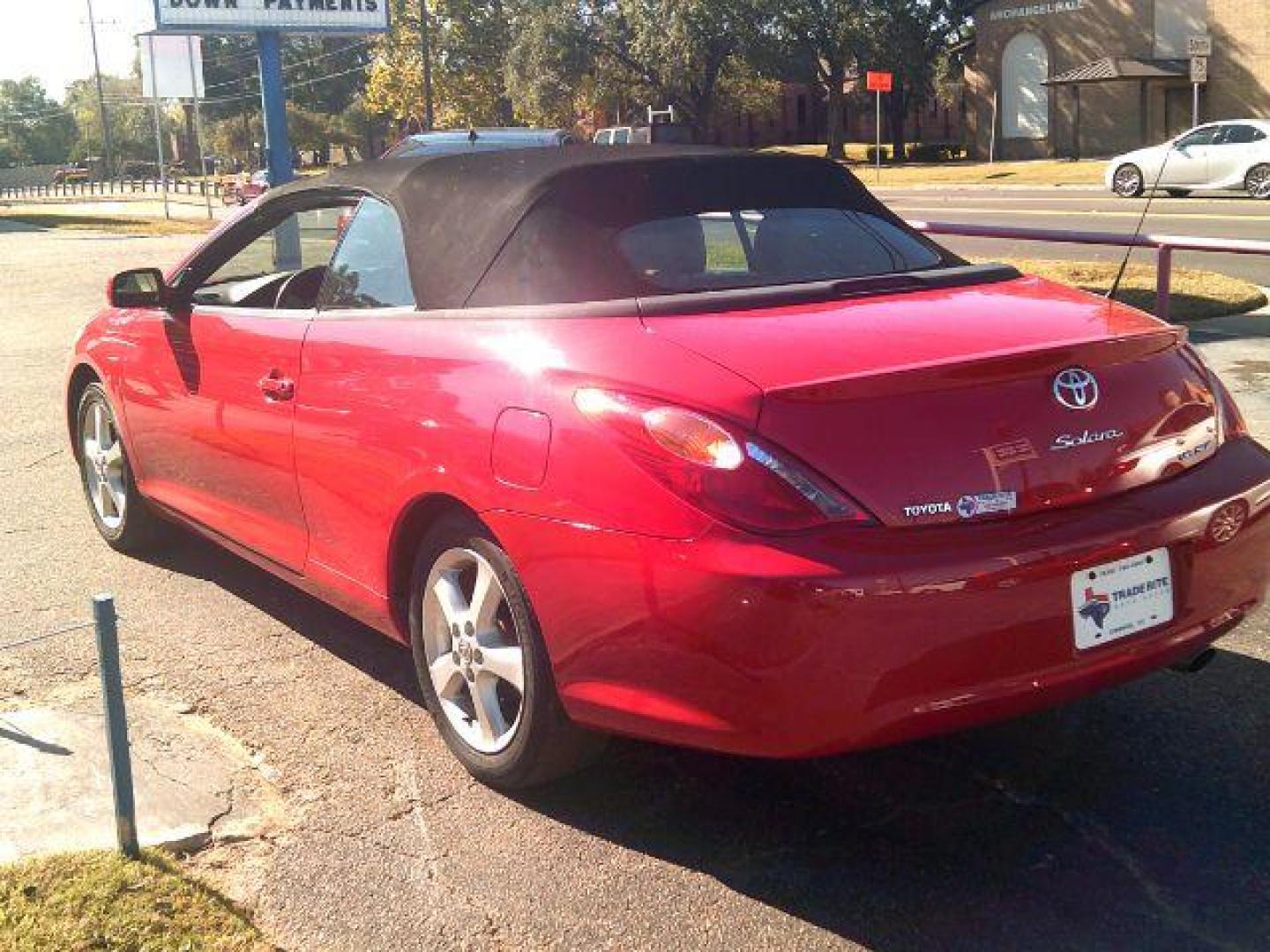 2006 Absolutely Red /Ivory Toyota Camry Solara SE | SLE (4T1FA38PX6U) with an 3.3L V-6 DOHC engine, 5-Speed Automatic transmission, located at 116 N. Frazier Street, Conroe, TX, 77301, (936) 647-0690, 30.308662, -95.460480 - Photo#4