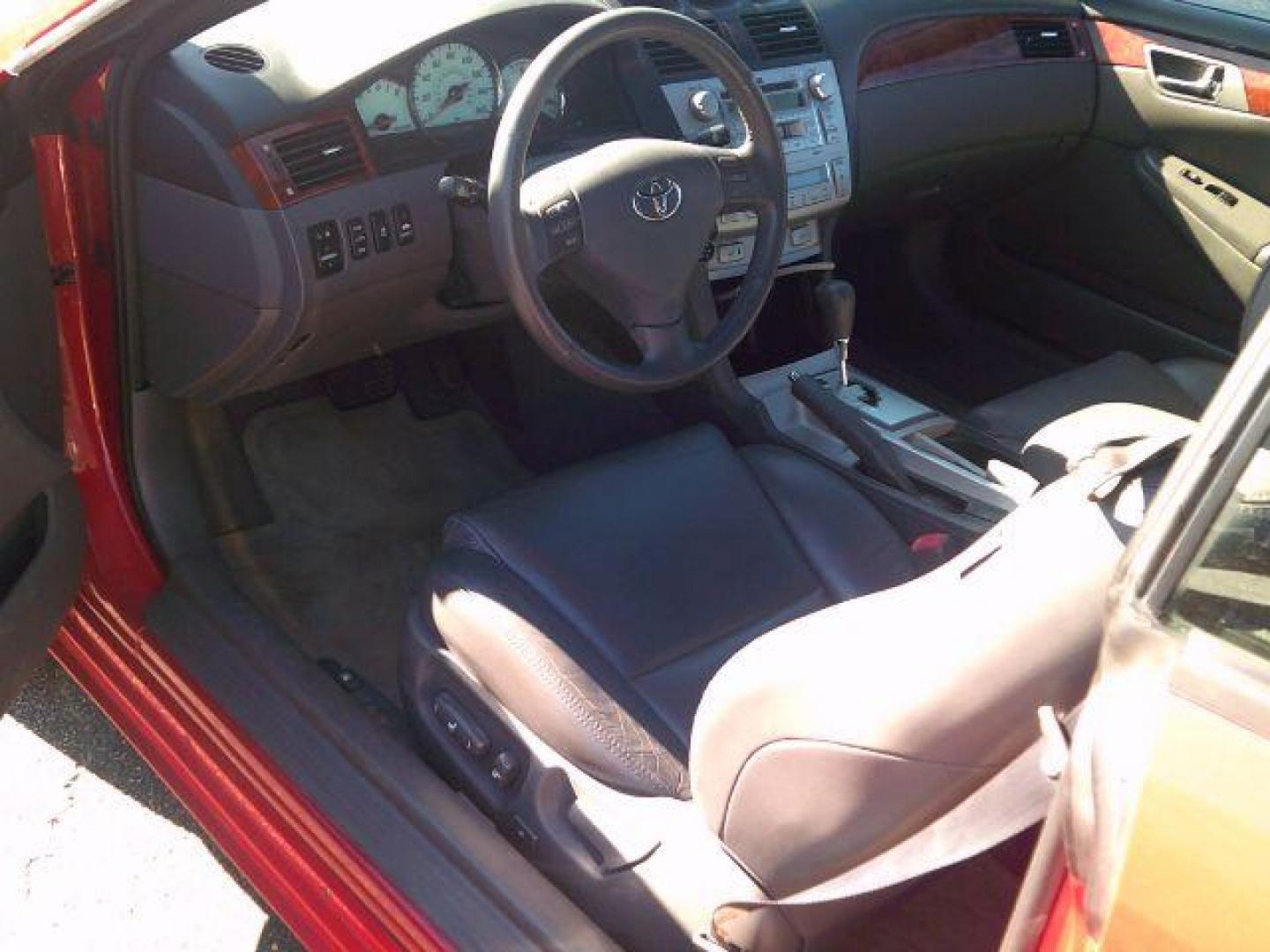 2006 Absolutely Red /Ivory Toyota Camry Solara SE | SLE (4T1FA38PX6U) with an 3.3L V-6 DOHC engine, 5-Speed Automatic transmission, located at 116 N. Frazier Street, Conroe, TX, 77301, (936) 647-0690, 30.308662, -95.460480 - Photo#6