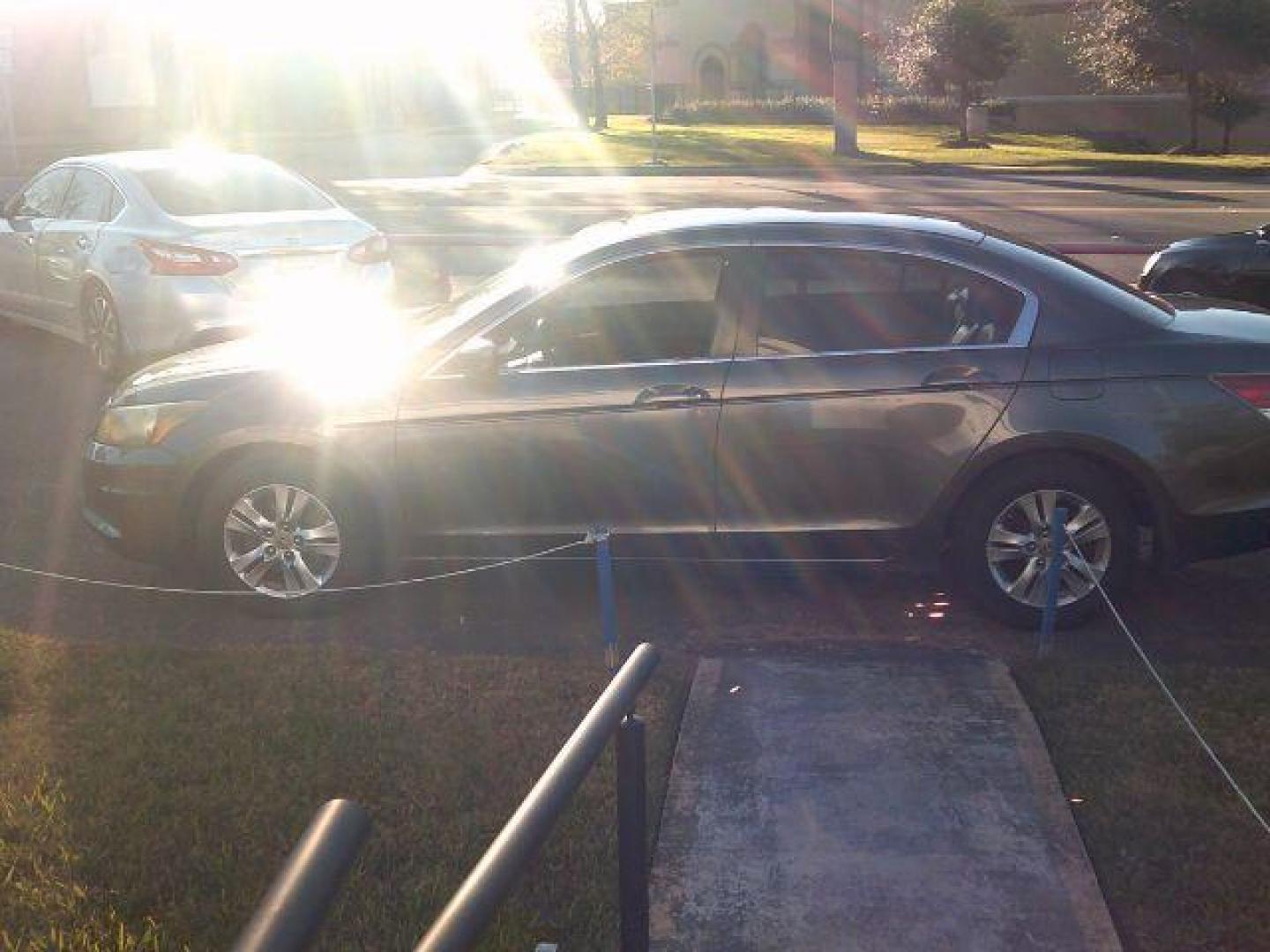 2011 Polished Metal Metal /Black Honda Accord 2.4 SE (1HGCP2F65BA) with an 2.4L I-4 DOHC engine, 5-Speed Automatic transmission, located at 116 N. Frazier Street, Conroe, TX, 77301, (936) 647-0690, 30.308662, -95.460480 - Photo#3