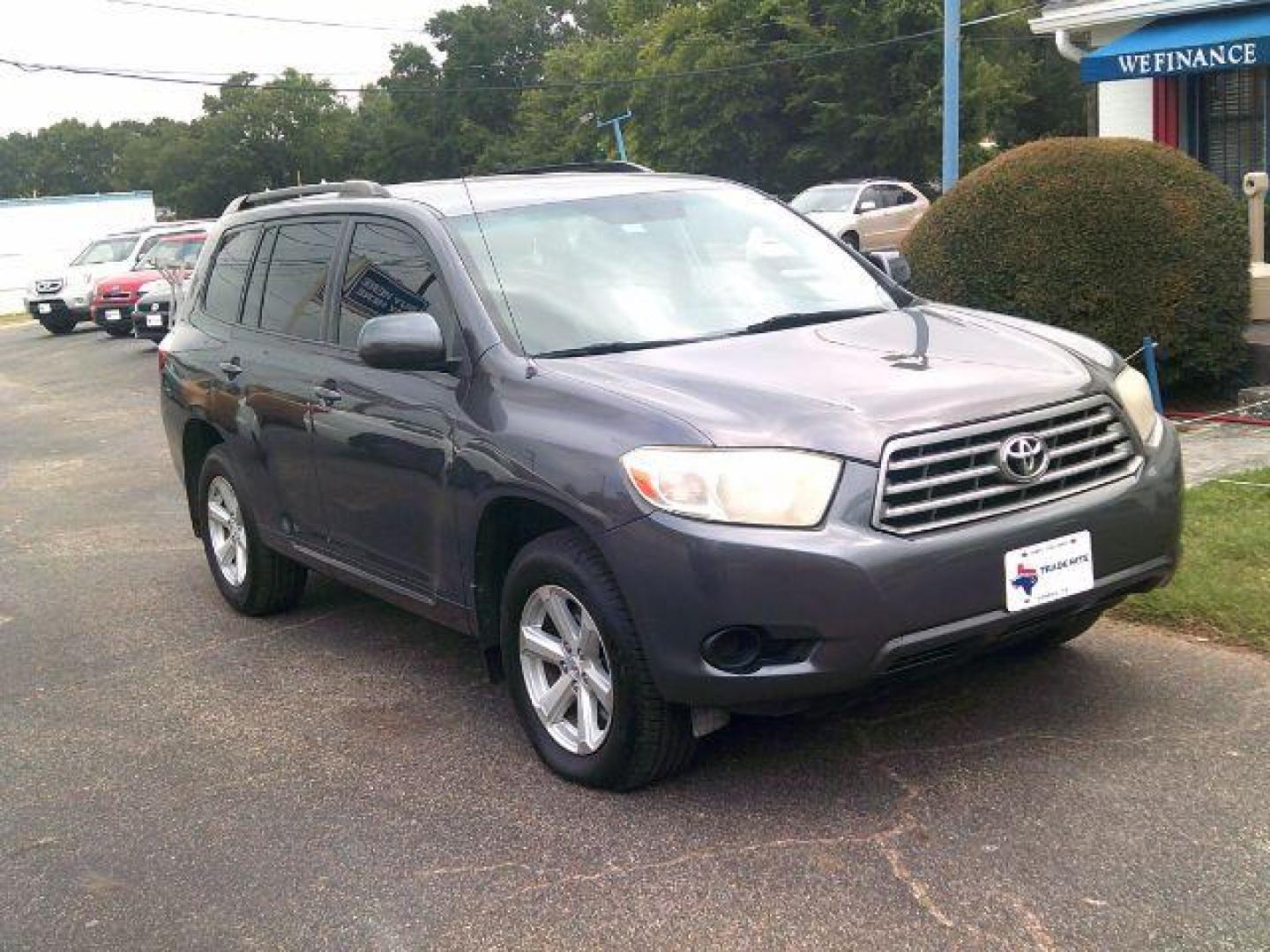 2009 GRAY /Gray Cloth Toyota Highlander BASE (JTEDA41A392) with an 2.7L engine, 5-Speed Automatic transmission, located at 116 N. Frazier Street, Conroe, TX, 77301, (936) 647-0690, 30.308662, -95.460480 - Photo#1