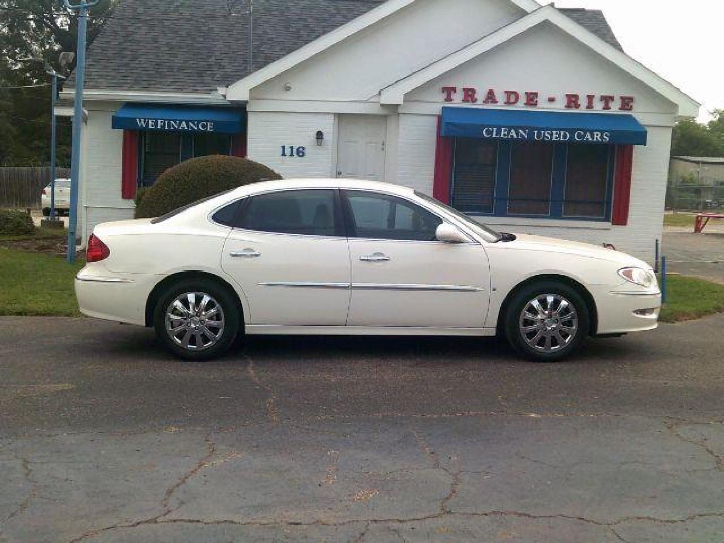2008 White Opal /Neutral Buick LaCrosse CXL (2G4WD582181) with an 3.8L V-6 regular unleaded engine, 5-Speed Automatic transmission, located at 116 N. Frazier Street, Conroe, TX, 77301, (936) 647-0690, 30.308662, -95.460480 - Photo#0