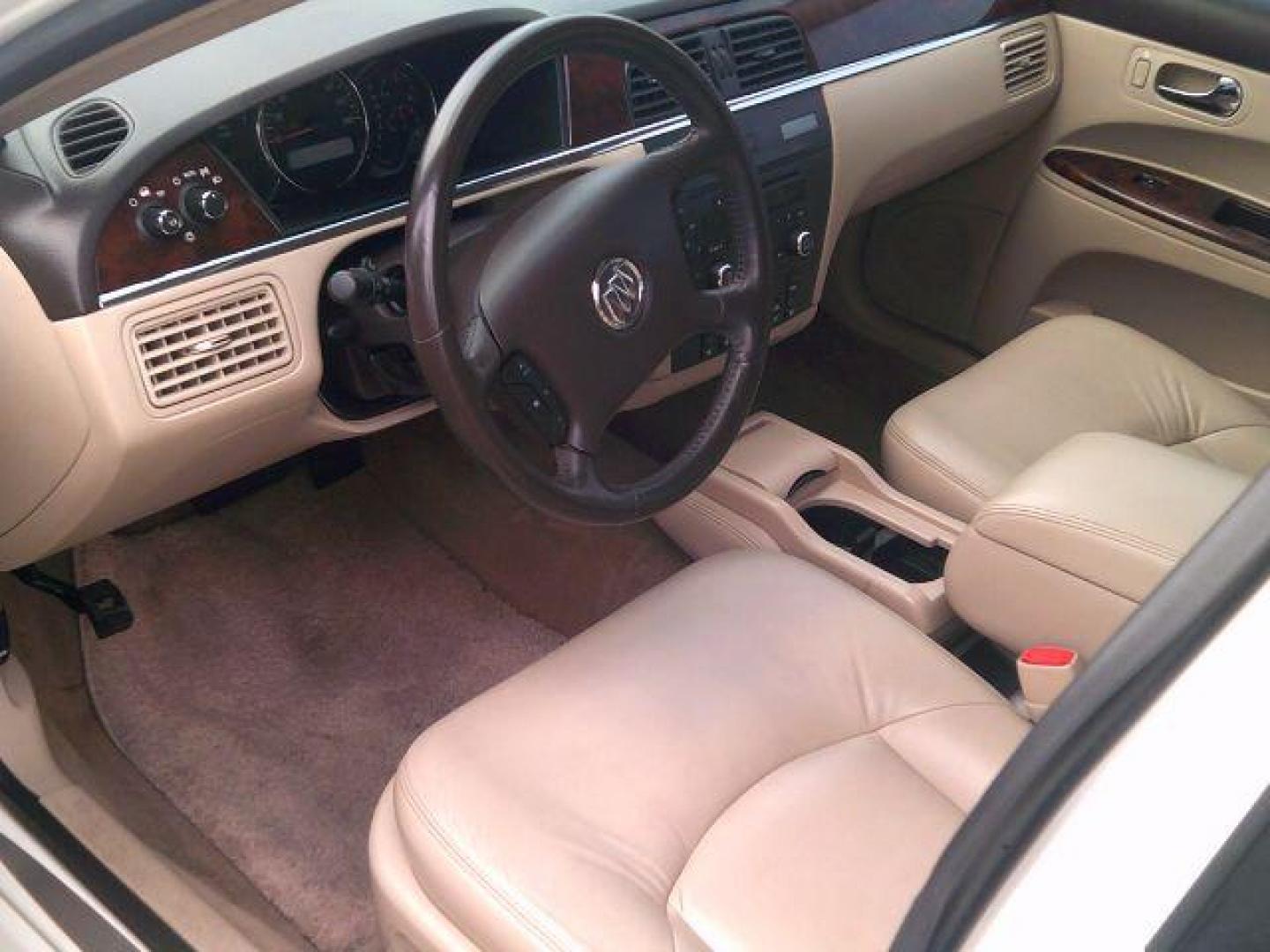 2008 White Opal /Neutral Buick LaCrosse CXL (2G4WD582181) with an 3.8L V-6 regular unleaded engine, 5-Speed Automatic transmission, located at 116 N. Frazier Street, Conroe, TX, 77301, (936) 647-0690, 30.308662, -95.460480 - Photo#7