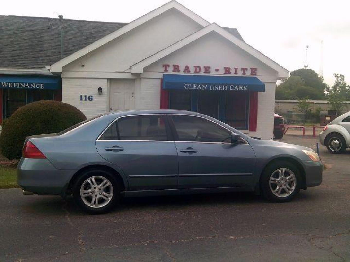 2007 Cool Blue Metallic /Gray Honda Accord 2.4 SE (1HGCM56377A) with an 2.4L I-4 DOHC engine, 5-Speed Automatic transmission, located at 116 N. Frazier Street, Conroe, TX, 77301, (936) 647-0690, 30.308662, -95.460480 - Photo#0