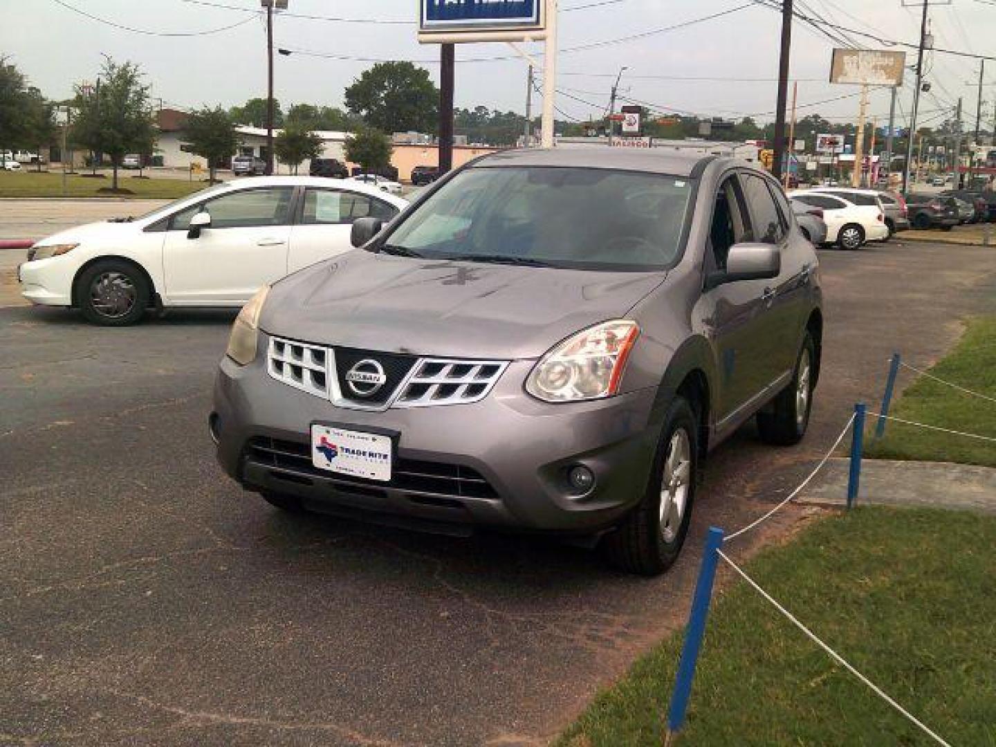 2013 Platinum Graphite Metallic /Black Nissan Rogue S (JN8AS5MT6DW) with an 2.5L I-4 DOHC engine, located at 116 N. Frazier Street, Conroe, TX, 77301, (936) 647-0690, 30.308662, -95.460480 - Photo#2