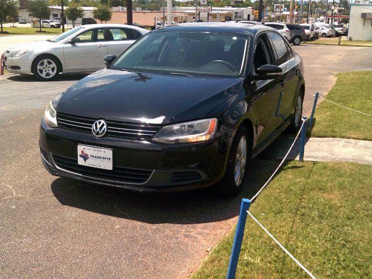 2013 Black Uni /Titan Black Volkswagen Jetta 2.5L SE (3VWDP7AJ2DM) with an 2.5L I-5 DOHC engine, 5-Speed Automatic transmission, located at 116 N. Frazier Street, Conroe, TX, 77301, (936) 647-0690, 30.308662, -95.460480 - Photo#2