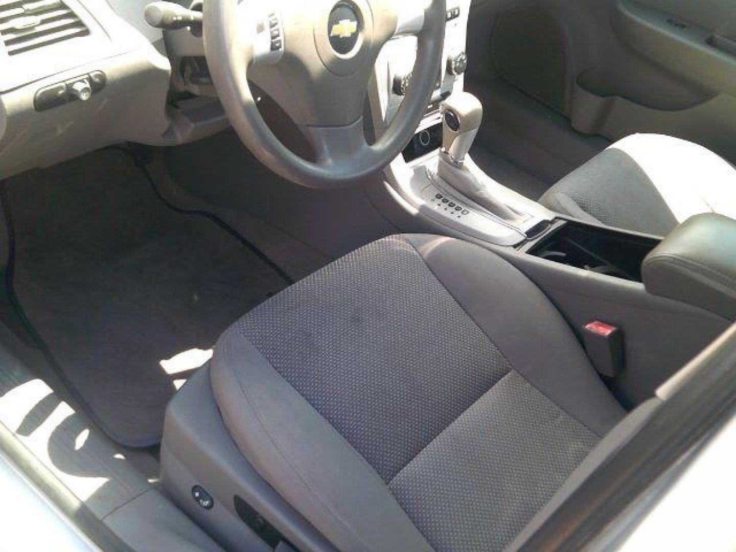 2012 Silver Ice Metallic /Titanium Chevrolet Malibu LS (1G1ZA5EU0CF) with an Ecotec 2.4L I-4 DOHC engine, 5-Speed Automatic transmission, located at 116 N. Frazier Street, Conroe, TX, 77301, (936) 647-0690, 30.308662, -95.460480 - Photo#7