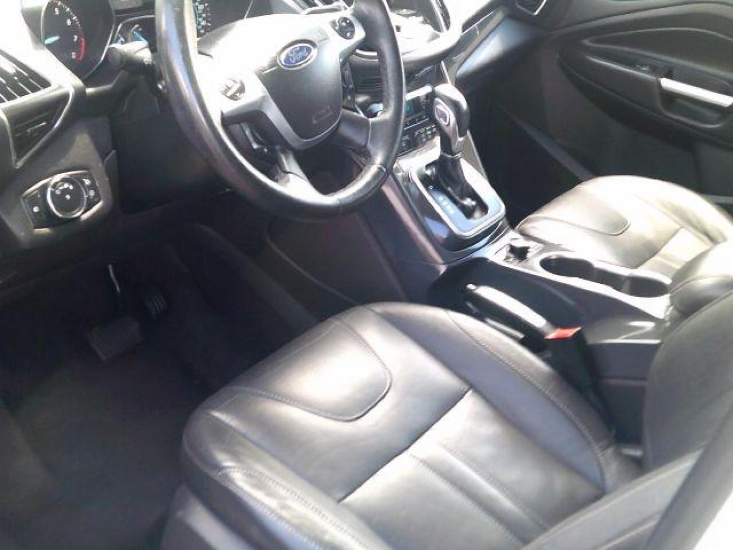 2013 White Platinum Tricoat /Charcoal Black Ford Escape Titanium (1FMCU0J99DU) with an EcoBoost 2L I-4 gasoline direct injection engine, located at 116 N. Frazier Street, Conroe, TX, 77301, (936) 647-0690, 30.308662, -95.460480 - Photo#7