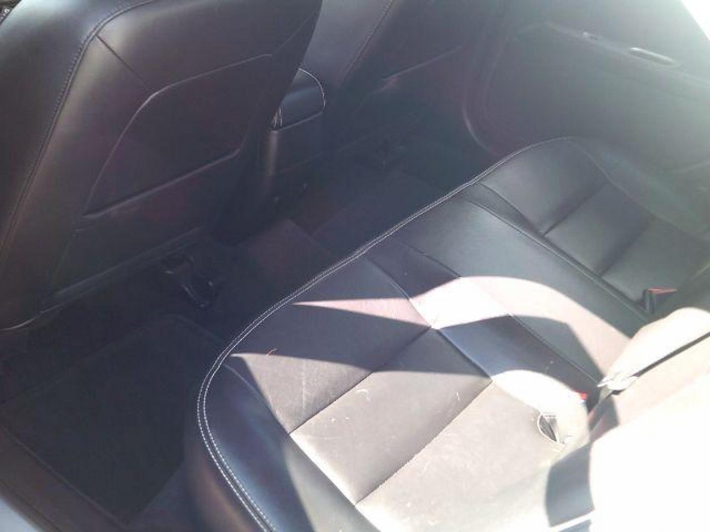 2011 Ingot Silver Metallic /Charcoal Black Ford Fusion SEL (3FAHP0JG8BR) with an 3L V-6 DOHC engine, 5-Speed Automatic transmission, located at 116 N. Frazier Street, Conroe, TX, 77301, (936) 647-0690, 30.308662, -95.460480 - Photo#6