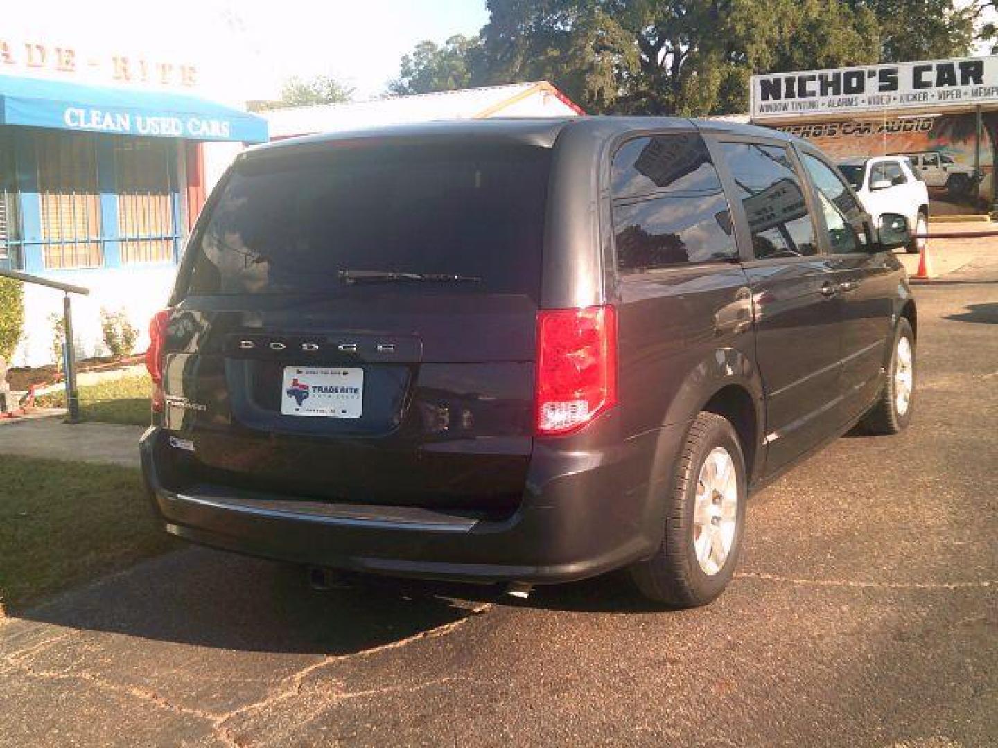 2012 gray Dodge Grand Caravan SE/AVP (2C4RDGBG7CR) with an 3.6L V-6 DOHC engine, located at 116 N. Frazier Street, Conroe, TX, 77301, (936) 647-0690, 30.308662, -95.460480 - Photo#6