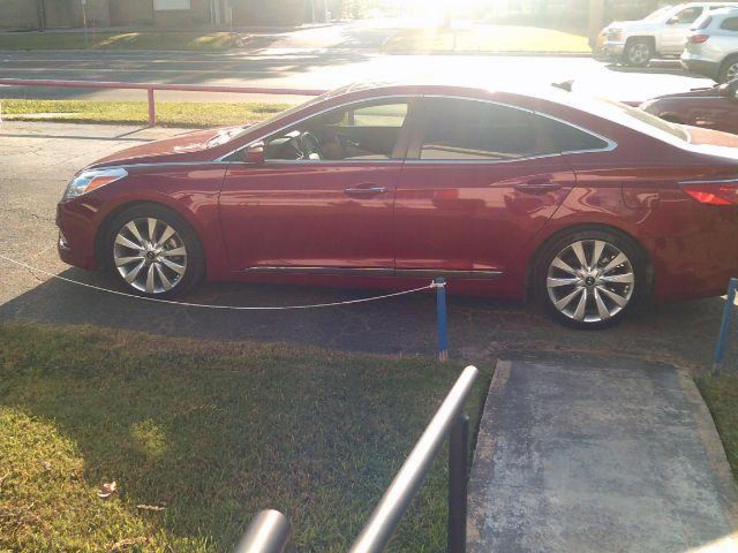2013 RED Hyundai Azera LIMITED (KMHFH4JG8DA) , located at 116 N. Frazier Street, Conroe, TX, 77301, (936) 647-0690, 30.308662, -95.460480 - Photo#3