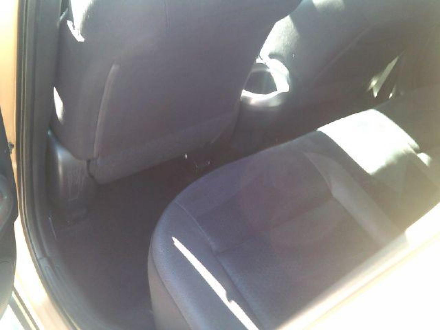 2014 Atomic Gold Nissan Juke SV (JN8AF5MR3ET) with an 1.6L I-4 gasoline direct injection engine, located at 116 N. Frazier Street, Conroe, TX, 77301, (936) 647-0690, 30.308662, -95.460480 - Photo#6