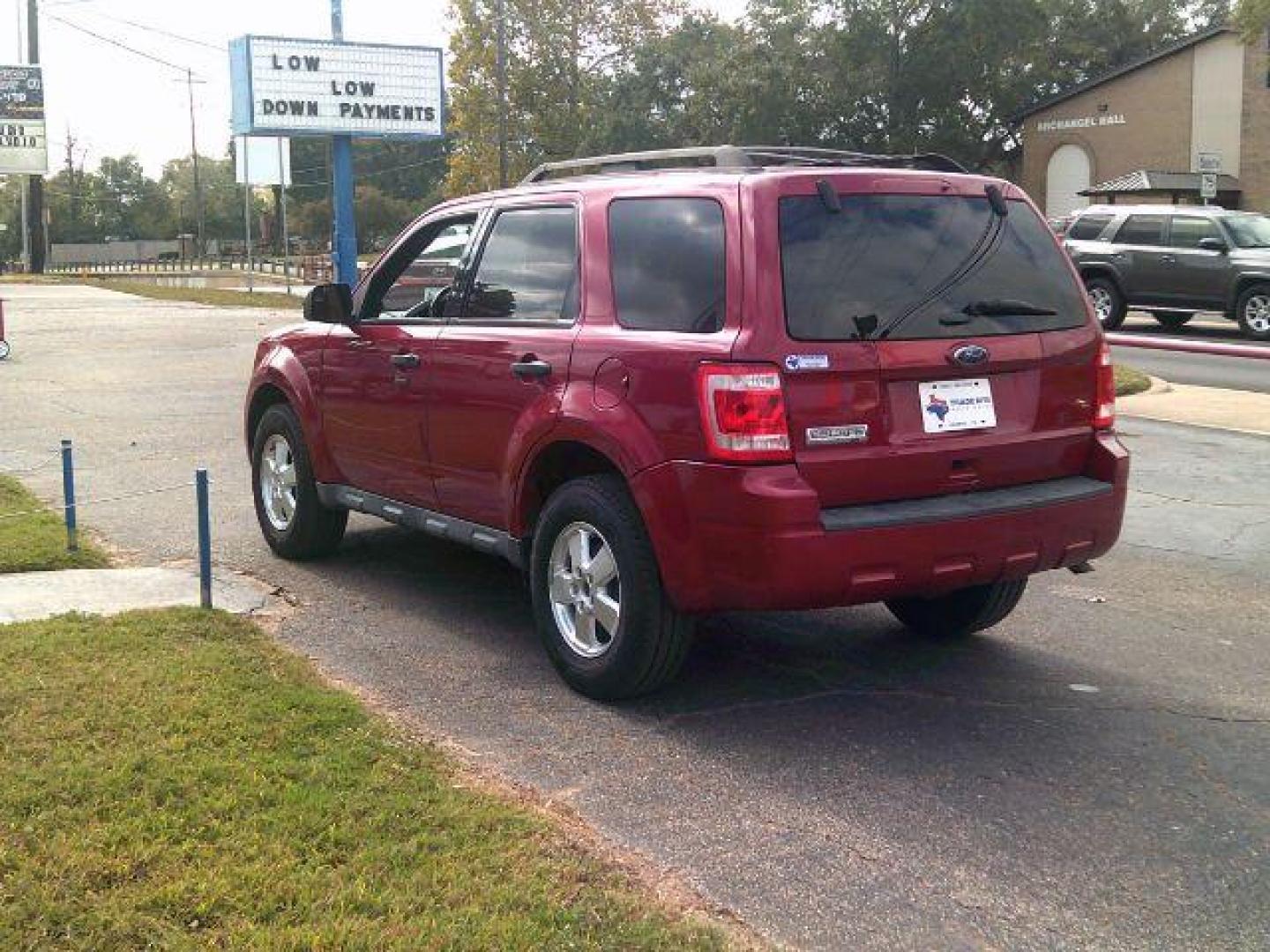 2011 Sangria Red Metallic Ford Escape XLT (1FMCU0D73BK) , located at 116 N. Frazier Street, Conroe, TX, 77301, (936) 647-0690, 30.308662, -95.460480 - Photo#3