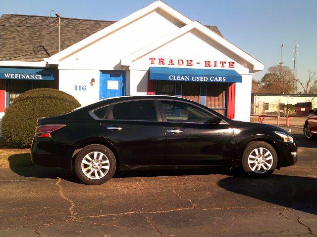 photo of 2014 Nissan Altima 2.5 S