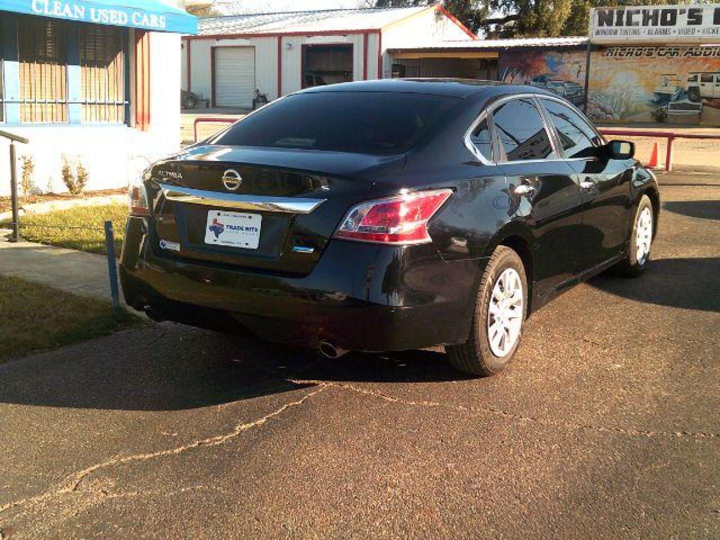 2014 Super Black /Charcoal Nissan Altima 2.5 S (1N4AL3AP7EN) with an 2.5L I-4 DOHC engine, 5-Speed Automatic transmission, located at 116 N. Frazier Street, Conroe, TX, 77301, (936) 647-0690, 30.308662, -95.460480 - Photo#5