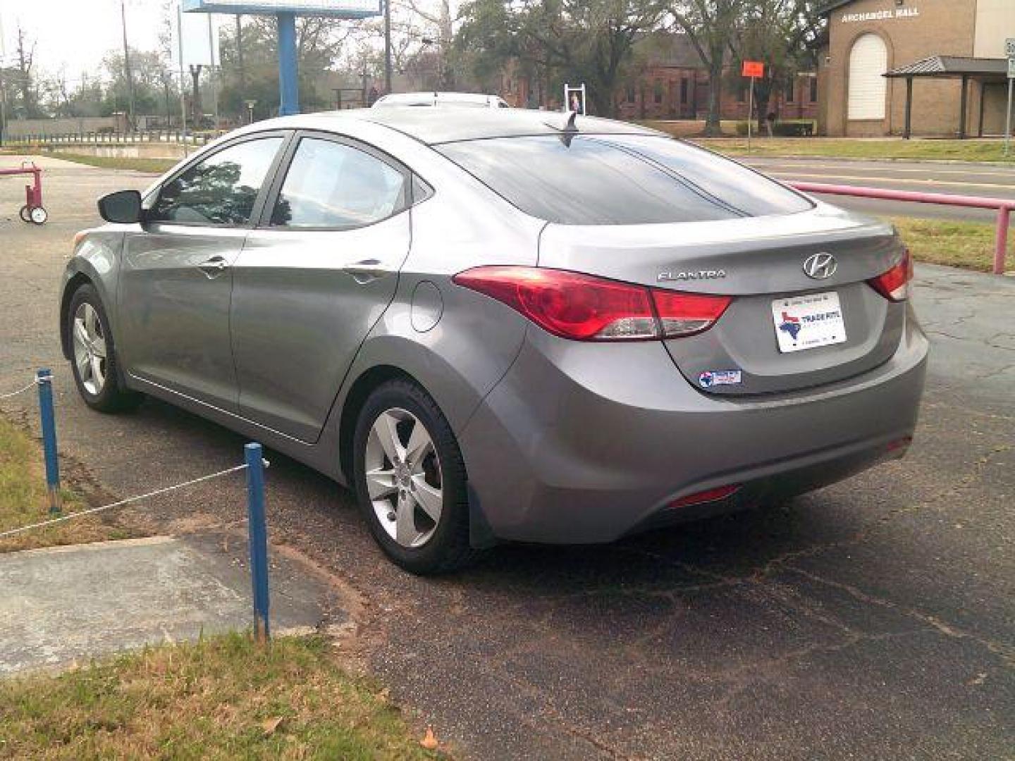 2012 Titanium Gray Metallic /Gray Hyundai Elantra GLS (Ulsan Plant) (KMHDH4AE2CU) with an 1.8L I-4 DOHC engine, located at 116 N. Frazier Street, Conroe, TX, 77301, (936) 647-0690, 30.308662, -95.460480 - Photo#4