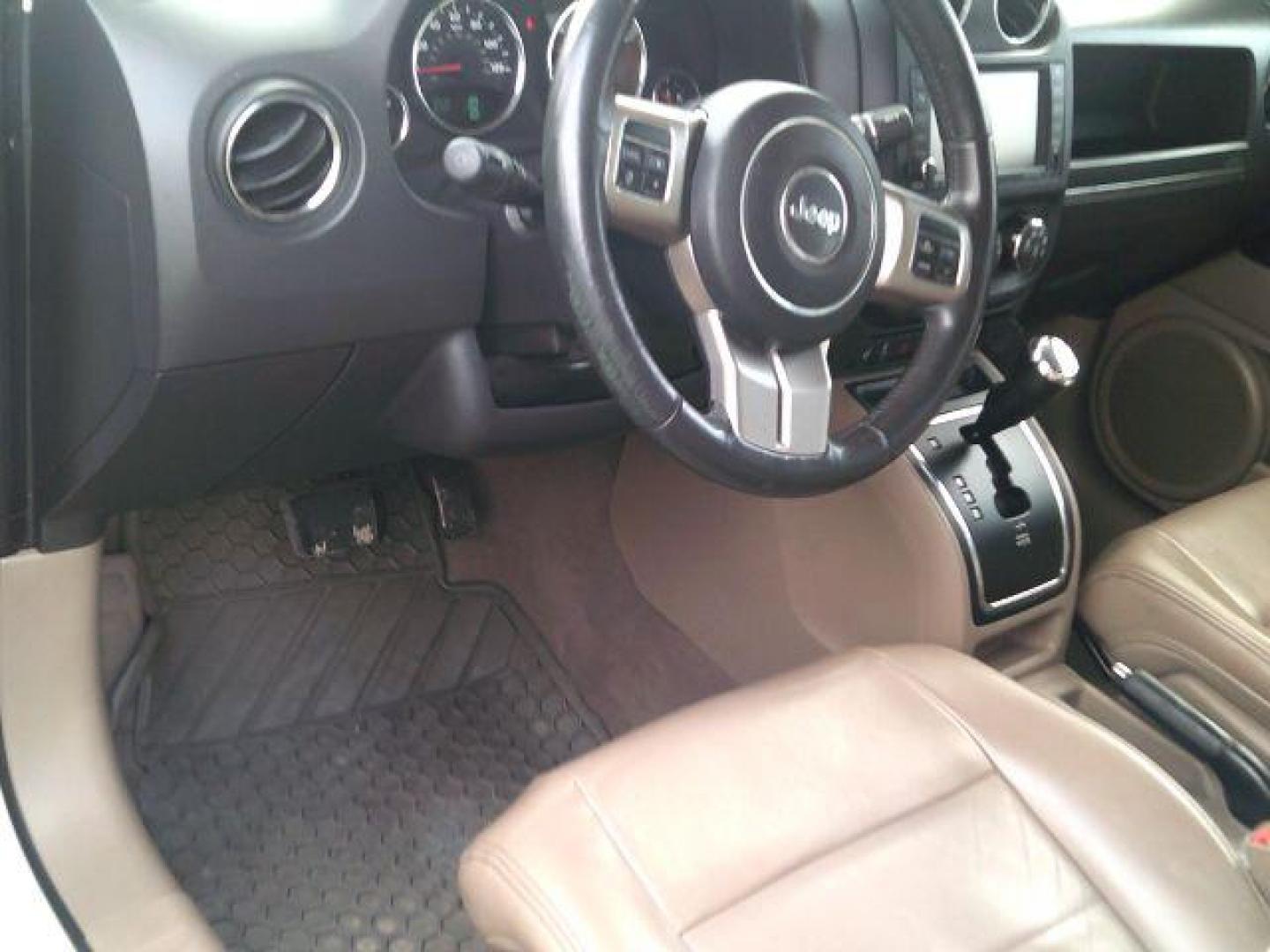 2011 Bright White Clearcoat /Dark Slate Gray Jeep Patriot Latitude X (1J4NT4GB8BD) with an 2.4L I-4 DOHC engine, 5-Speed Automatic transmission, located at 116 N. Frazier Street, Conroe, TX, 77301, (936) 647-0690, 30.308662, -95.460480 - Photo#7